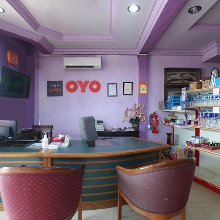 Oyo 89892 Hotel Jeli Inn Esterno foto