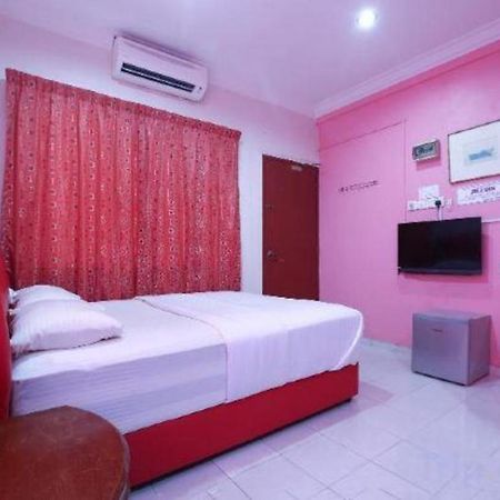 Oyo 89892 Hotel Jeli Inn Esterno foto