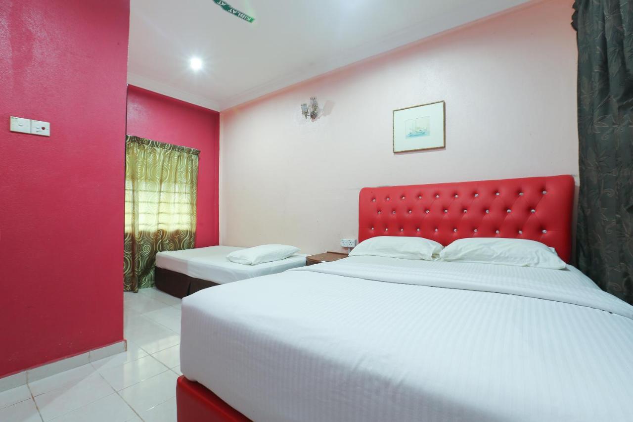 Oyo 89892 Hotel Jeli Inn Esterno foto