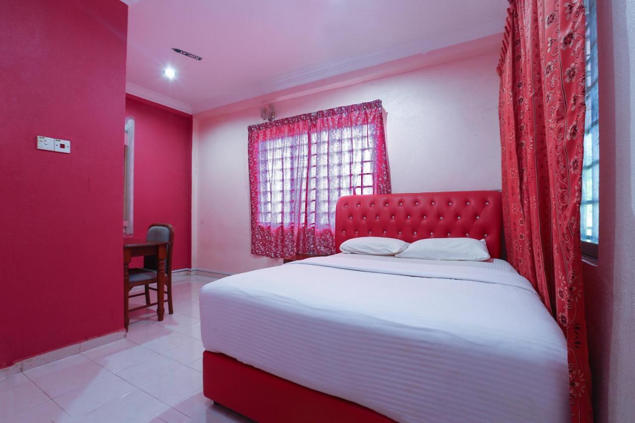 Oyo 89892 Hotel Jeli Inn Esterno foto