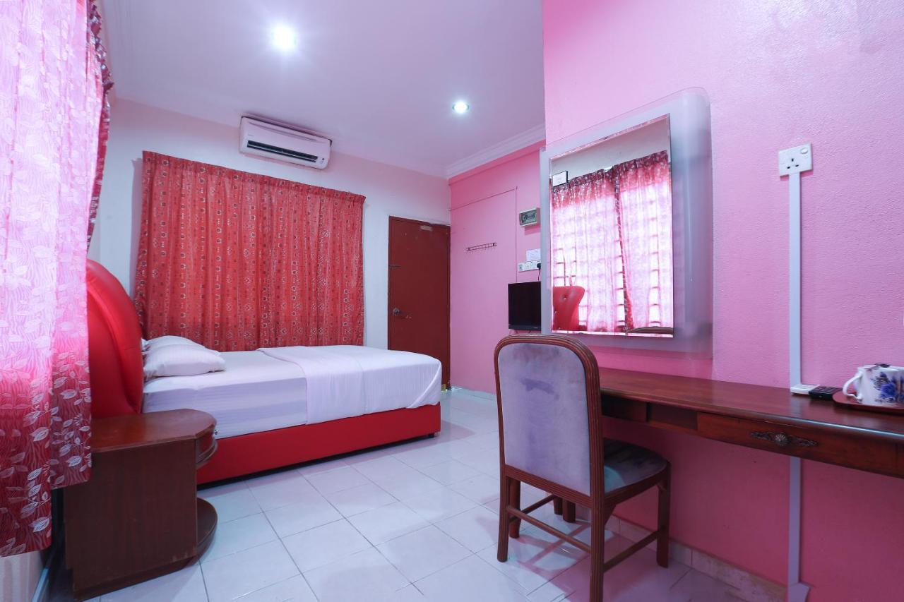 Oyo 89892 Hotel Jeli Inn Esterno foto