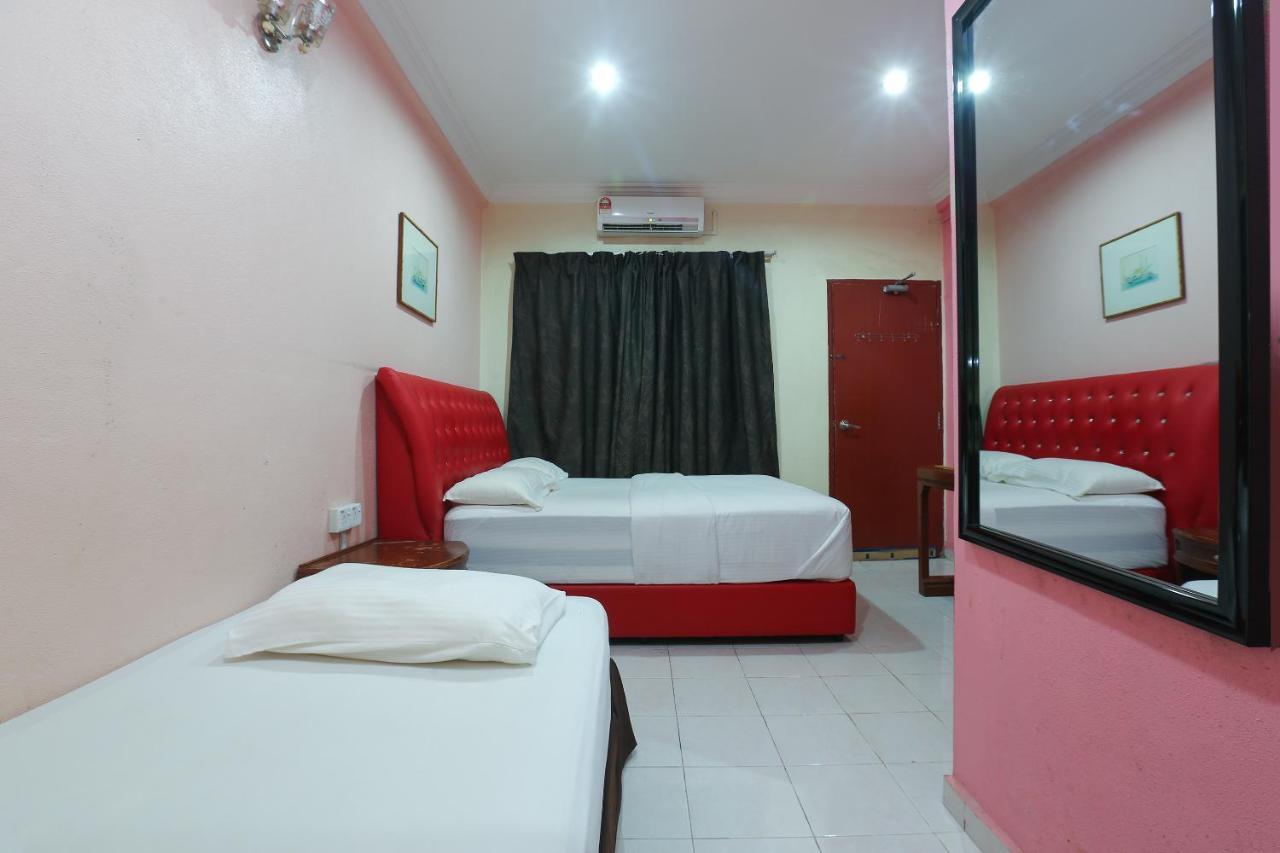 Oyo 89892 Hotel Jeli Inn Esterno foto