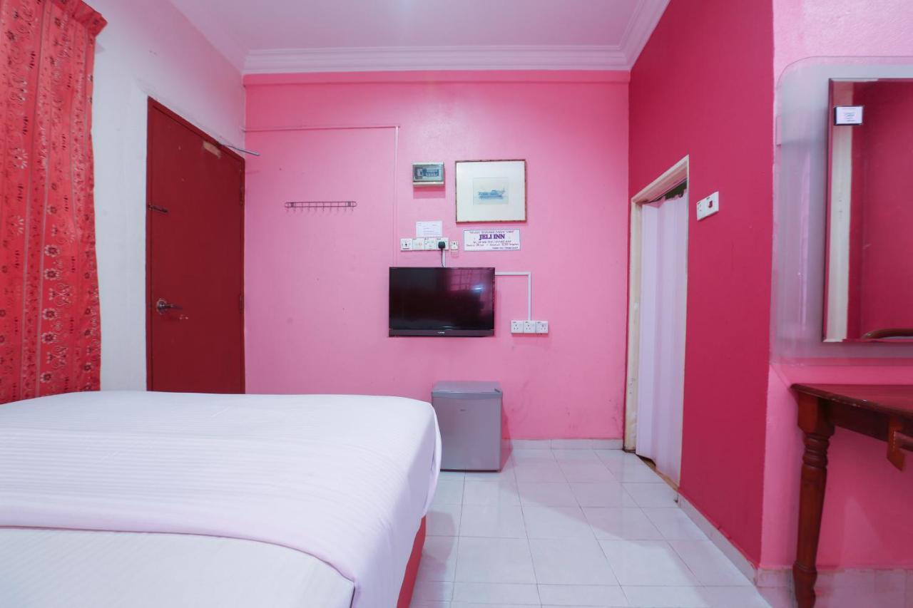 Oyo 89892 Hotel Jeli Inn Esterno foto