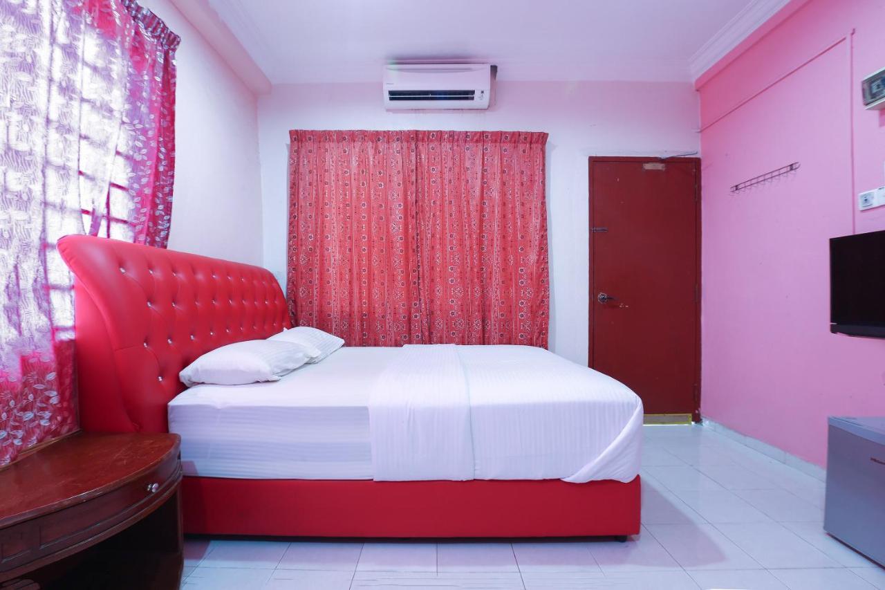 Oyo 89892 Hotel Jeli Inn Esterno foto