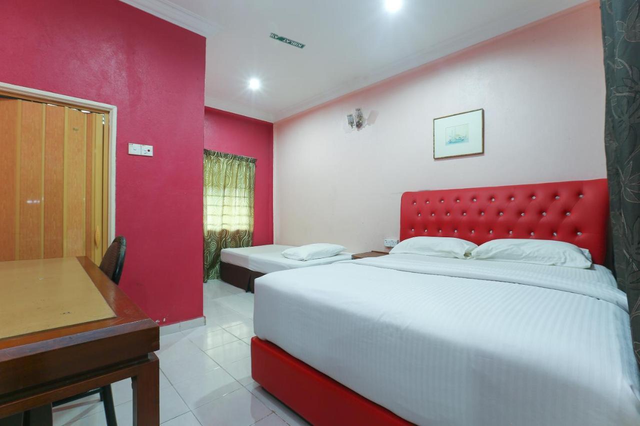 Oyo 89892 Hotel Jeli Inn Esterno foto